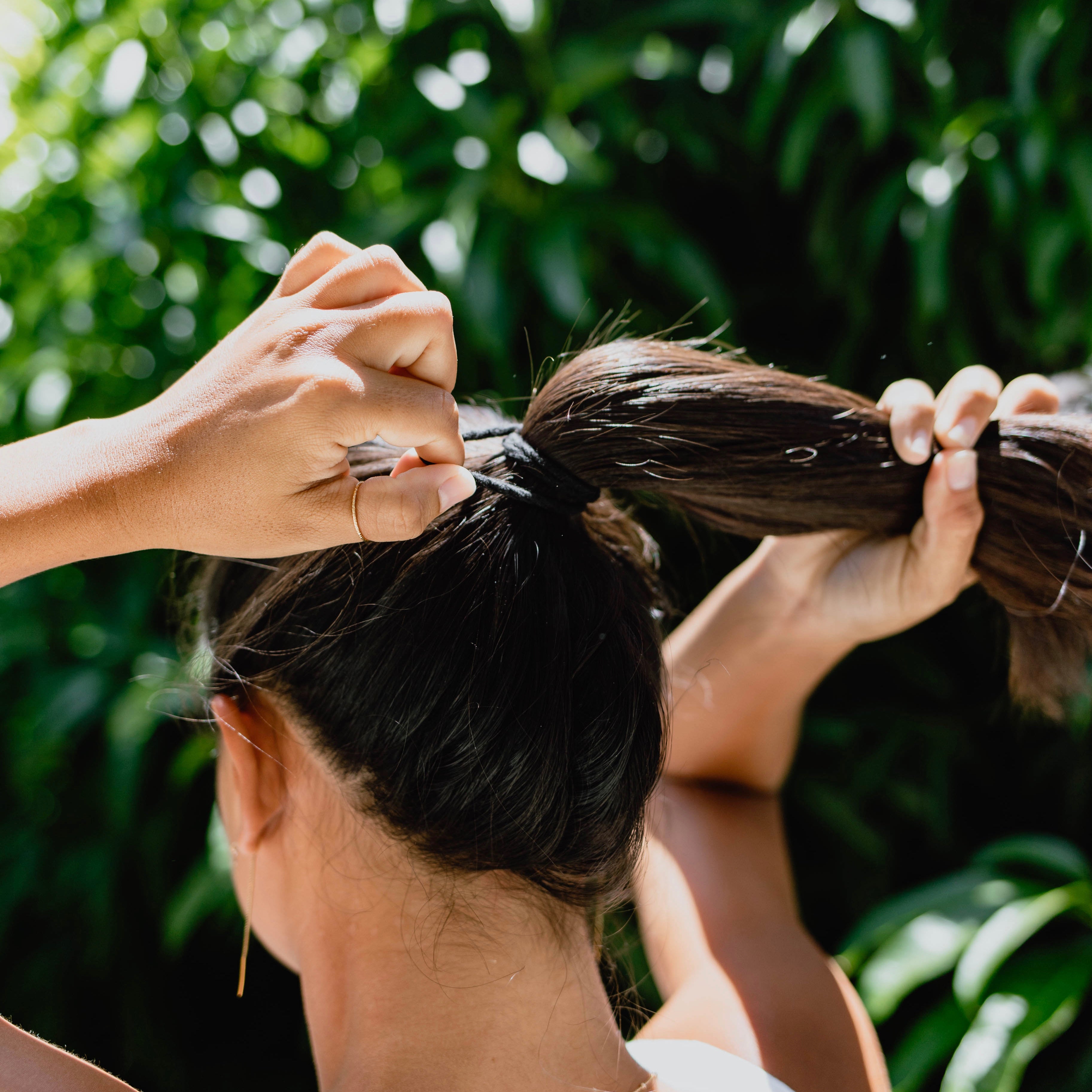 Made from 100% organic cotton and natural rubber, these Biodegradable Hair ties are stronger, softer, and more durable than synthetic ones made from plastic. Comes in a pack of 27 biodegradable and compostable hair ties. Shipped with plastic free shipping materials. Shop now at rplanetshop.com.